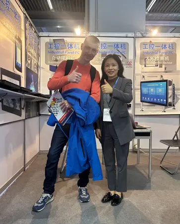 И.В. Водорацкий на выставке в Китае (фото из личного архива)