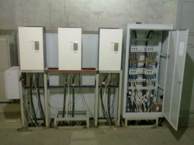Система частотного регулирования скорости вращения приводов решеток холодильников «Волга-75» вращающейся печи обжига клинкера