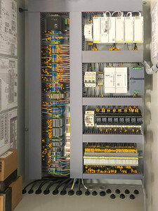 Шкаф автоматики СПД внутри