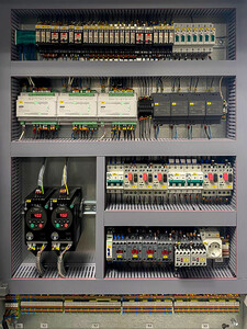 Шкаф управления. Вид внутри