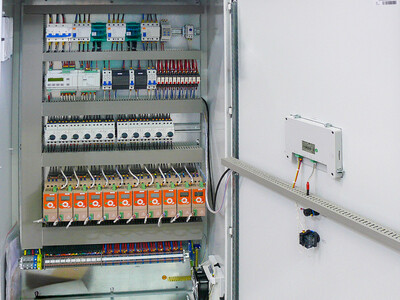 Шкаф управления. Вид внутри