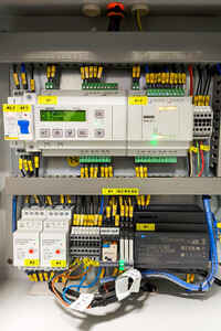 Шкаф автоматики в открытом виде 