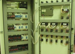 Шкаф управления паровым или водогрейным котлом на газе или жидком топливе с полной автоматизацией технологических процессов